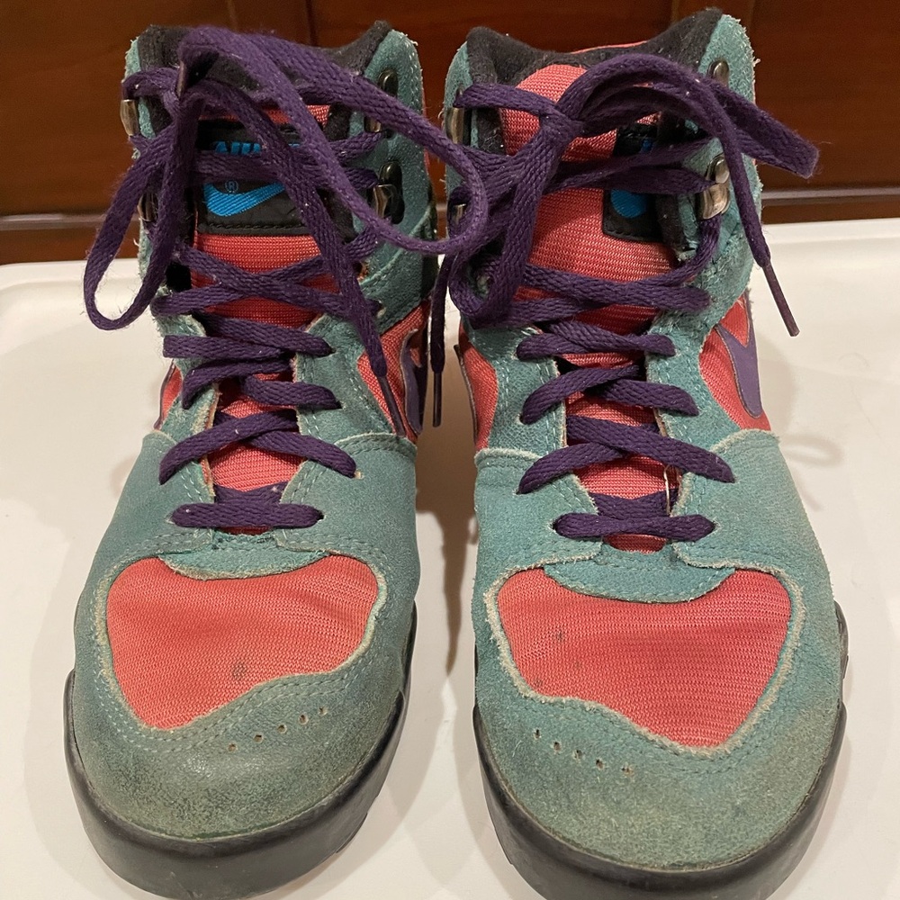 Hiking sneakers, Nike, size 6